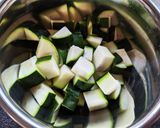 夏野菜たっぷり！玉ねぎ麹のひき肉トマト煮作り方1写真