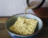 麦茶で作るインスタントラーメン作り方2写真