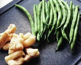 ご飯のおとも♡インゲンと油揚げの煮物作り方1写真