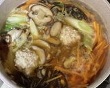 鶏団子入り春雨スープ作り方4写真