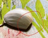 裏技！簡単にニンニクの皮を剥く方法作り方1写真