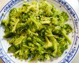 簡単♬ブロッコリーとソーセージのパスタ作り方1写真