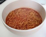 袋麺アレンジ　カプレーゼ風チキンラーメン作り方3写真