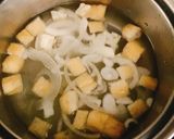 油揚げ、玉ねぎ、生姜の味噌汁作り方2写真
