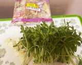 豆苗と舞茸のペペロン風炒め作り方1写真
