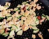 ズッキーニ、椎茸のにんにく卵炒め作り方4写真