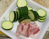 豚バラ肉とズッキーニのキムチ炒め作り方1写真