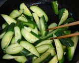 キュウリのピリ辛塩麹炒め作り方4写真