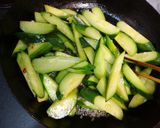 キュウリのピリ辛塩麹炒め作り方6写真