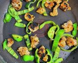 簡単おかず。ピーマンと鶏肉のペッパー炒め作り方4写真