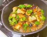 塩麹の鶏胸肉とピーマン炒め作り方3写真