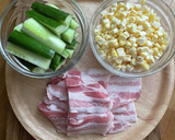 豚肉、とうもろこし、きゅうりの旨塩炒め作り方2写真