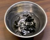 玉ねぎとわかめの酢の物作り方1写真