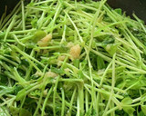 豆苗のしょうが炒め作り方3写真