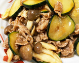 ズッキーニと牛こま肉としめじの中華炒め作り方6写真