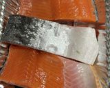 肉じゃがとサーモンのバター焼き♪作り方1写真