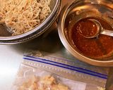 塩麹漬け鶏胸肉と糸こんにゃくのナポリタン作り方1写真