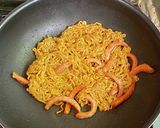 サリ麺でレタスとソーセージの焼きそば作り方7写真