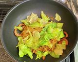 サリ麺でレタスとソーセージの焼きそば作り方8写真