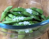 おつまみにも♪枝豆ペペロン作り方1写真
