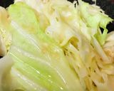毎日の納豆●キャベツのゴマ油炒め添え作り方1写真