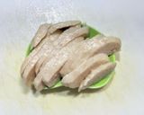 サラダチキンと豆苗と玉ネギと卵のみそ汁作り方2写真