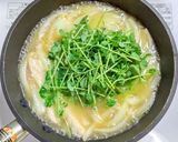 サラダチキンと豆苗と玉ネギと卵のみそ汁作り方6写真