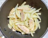 サラダチキンと豆苗と玉ネギと卵のみそ汁作り方5写真