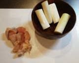 白ねぎと鶏肉のかんたん味噌汁作り方1写真