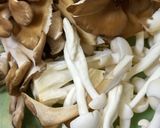 梅干しが主役・キノコと鶏だんごの気楽な鍋作り方1写真