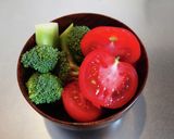 にんにく香るトマトとブロッコリーの味噌汁作り方1写真