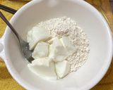 材料２個で、もちもちパン作り方1写真