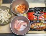 豚キムチ辛ラーメンブラック作り方1写真