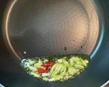 しらすとトマトのワンパンペペロンチーノ作り方3写真