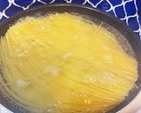 ワンパン焼豚とニンニク茎のスタミナパスタ作り方1写真