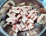 豚ロースのニンニク塩麹とケチャップ炒め作り方1写真