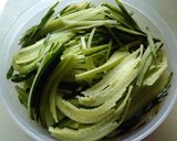 千切りきゅうりと塩昆布チョット梅昆布茶作り方2写真