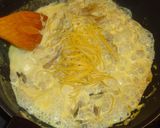 茸と豚肉たっぷり⭐黄色いサフランパスタ作り方3写真