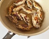 ☆簡単☆手羽中のレモンバジル焼き作り方2写真
