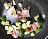 鶏ももとズッキーニのバタポン作り方1写真