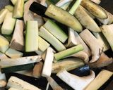 夏野菜とイカの青しそソース炒め作り方7写真