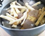 こんにゃくと油揚げの節約お味噌汁作り方5写真