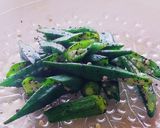 レンジ1分★オクラの赤しそふりかけ和え作り方5写真
