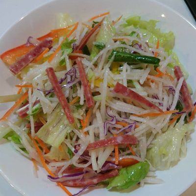 簡単！激ウマ！サラミとチーズのサラダ♪ by こでで 【クックパッド