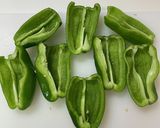 【簡単夕食】ピーマン肉詰めのマッシュルームソース作り方1写真