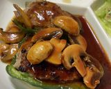 【簡単夕食】ピーマン肉詰めのマッシュルームソース作り方7写真