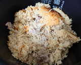 簡単☆お手軽豚肉ときのこの炊き込みご飯♩作り方5写真