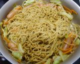 簡単！シャウエッセンのカレー焼きそば作り方4写真