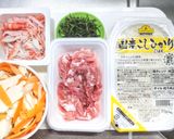豚こま肉とパック入り野菜でレンジで中華丼作り方1写真