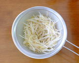 〈くらし薬膳〉もずく酢ともやしの和え物作り方1写真